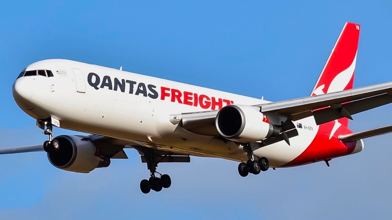 Qantas freight.jpg