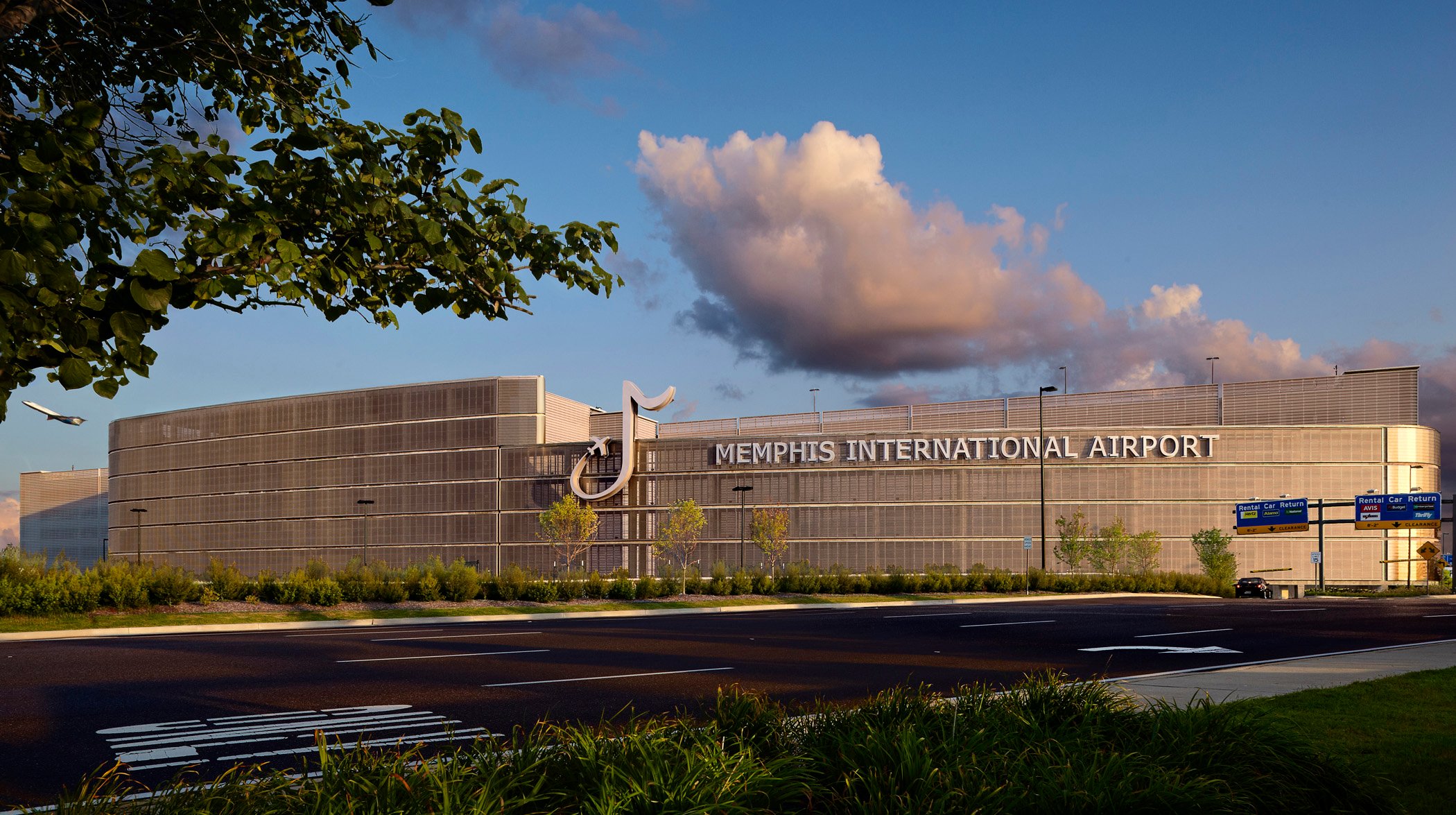 Memphis International Airport_Parking Facility.jpg