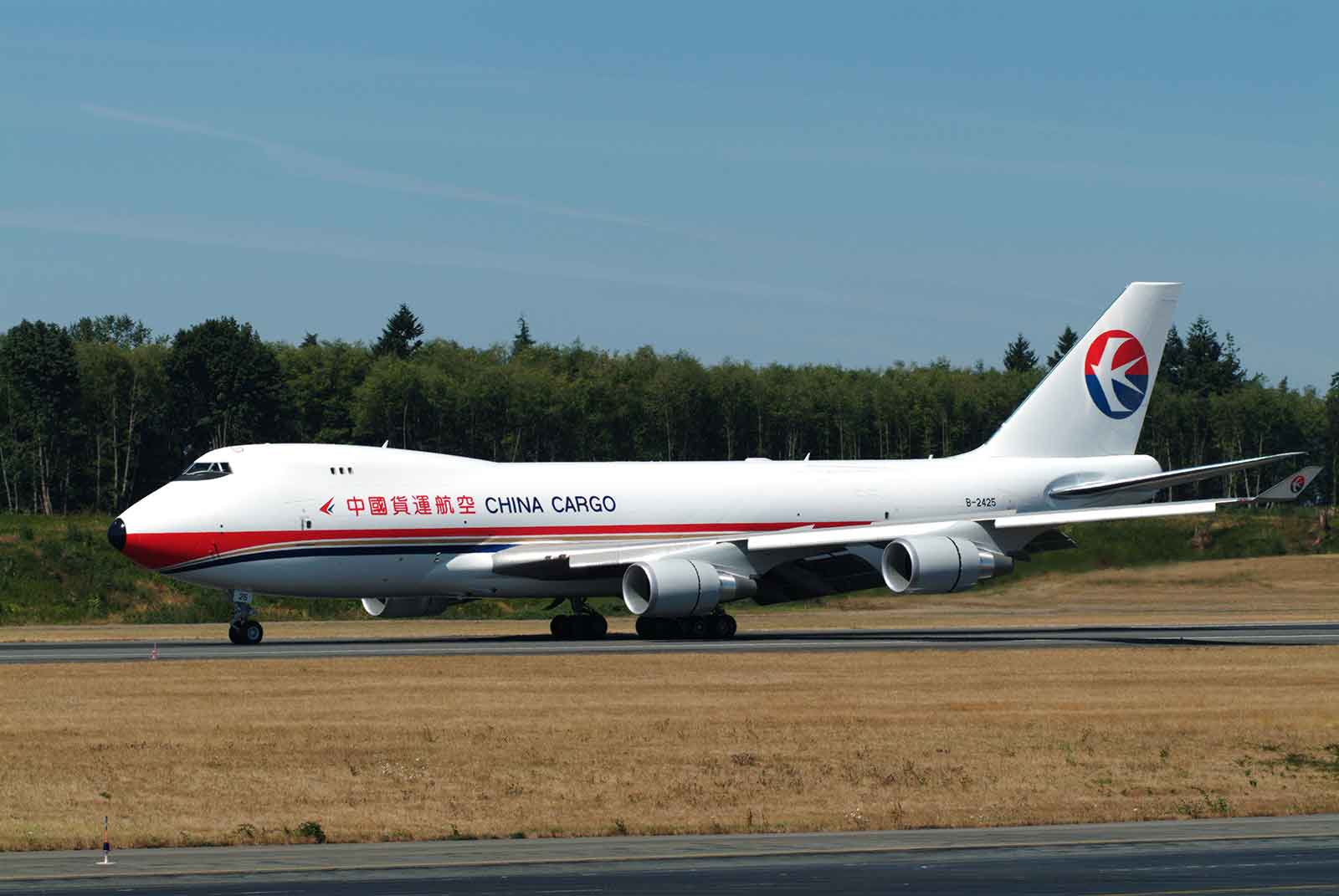 Boeing-Delivers-China-Cargo-Airlines-its-First-747-400ERF.jpg